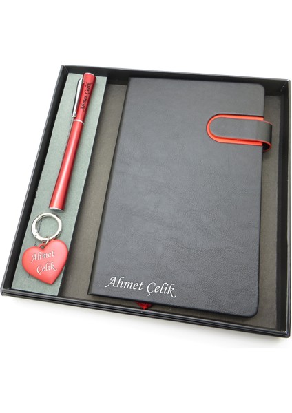 Signator® Codex | N290 Kişiye Özel Defterli Set - Isme Özel Kırmızı Kalem + Isme Özel Siyah Defter + Isme Özel Kırmızı Anahtarlık| Isme Özel Kutusunda Hediyelik Set