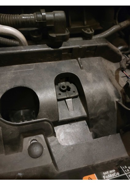Ford Fiesta Radyatör Destek Braketi