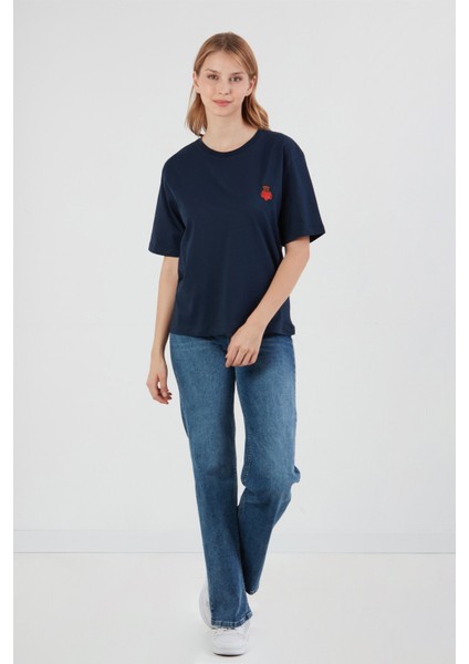 Ayıcık Nakışlı Bisiklet Yaka Tişört modelleri