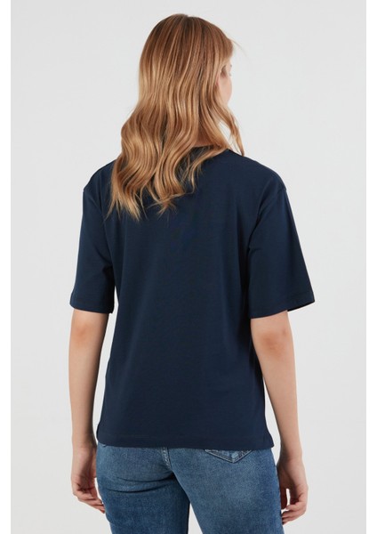 Ayıcık Nakışlı Bisiklet Yaka Tişört fırsatları