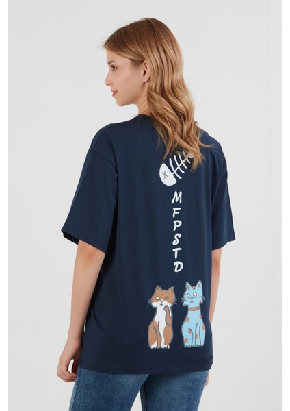 Sırtı Kedi Baskılı Oversize Tişört fiyatları