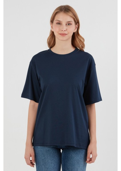 Sırtı Kedi Baskılı Oversize Tişört