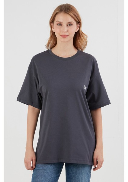 Kurdele Nakışlı Oversize Tişört