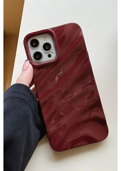 Apple iPhone 14 Pro Kılıf Parlak Kabartmalı Dalga Tasarımlı Desenli Mürdüm Darbe Emici Silikon Kapak