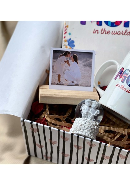 The Best Mom Tasarımlı Kupa Ajanda Mini Melek Kar Küresi ve Fotoğraf Standı Anneye Seti indirimleri