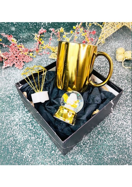 Gold Kupa Mini Elmas Gece Lambası ve Altınyaldızlı Melek Kar Küresi Yılbaşı Seti