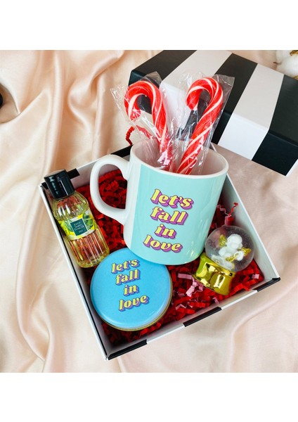 Let's Fall In Love Tasarımlı Mum Kupa Kolonya ve Altınyaldızlı Melek Kar Küresi Set