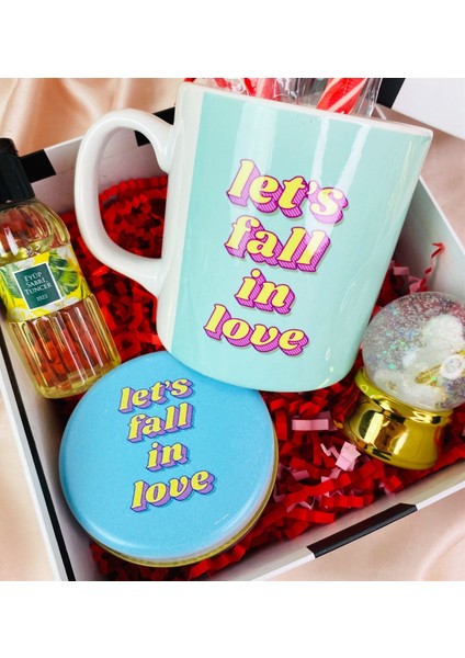 Let's Fall In Love Tasarımlı Mum Kupa Kolonya ve Altınyaldızlı Melek Kar Küresi Set modelleri