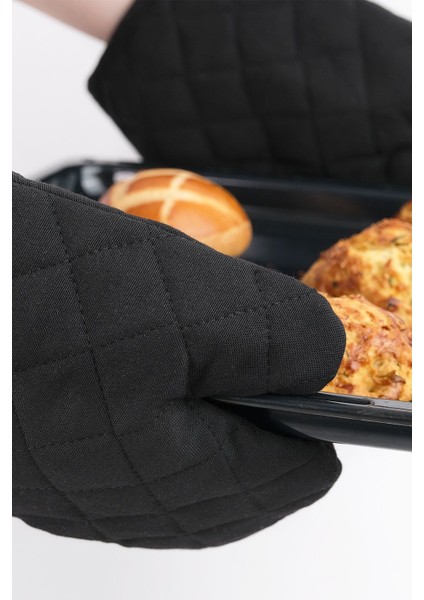 Siyah Yanmaz ve Isıya Dayanıklı Fırın Eldiveni ve Tutacak Seti (2'li) 17x27