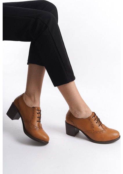 Kadın Hakiki Deri Bağcıklı Klasik Topuklu Ayakkabı - Taba