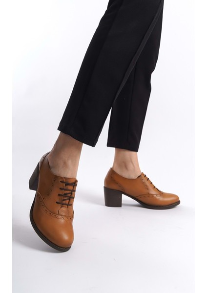 Kadın Hakiki Deri Bağcıklı Klasik Topuklu Ayakkabı - Taba fırsatları