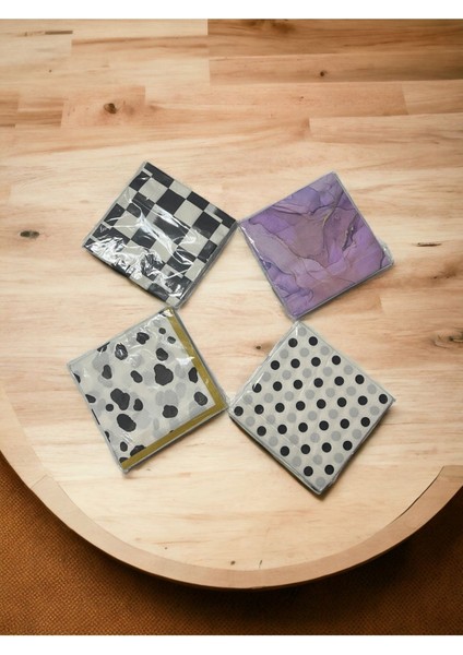 Renkli 4'lü Dekoratif Kağıt Peçete, şık ve kullanışlı, 50x50 cm, çok renkli