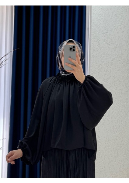 Raveva Yakası Fırfır ve Pile Detay Ağaç Kabuğu BLUZ-EK543 Siyah