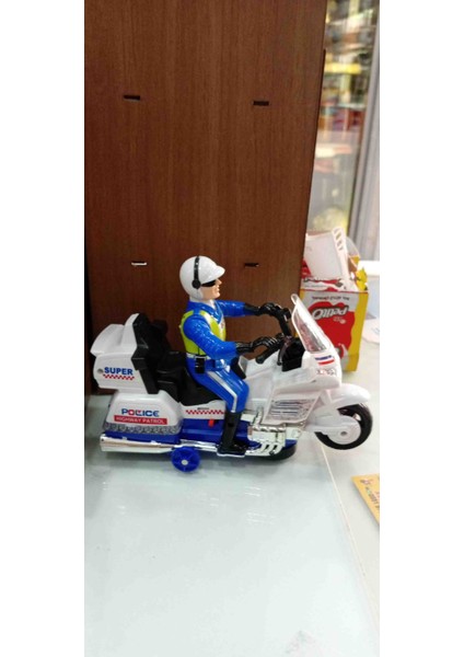 Polis Motor