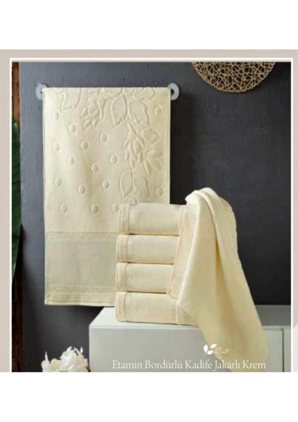 Yumuşak ve şık %100 pamuklu işlemeli krem havlu 30x50, konfor ve kalite bir arada