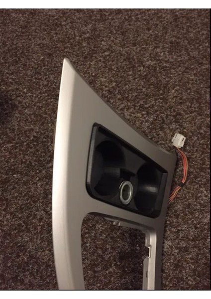 Bmw E90 Çakmaklıklı Bardaklık fiyatları