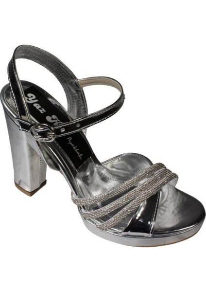 Yazkış Kadın Siyah Gümüş Rugan 3bantlı Taşlı 10CM Kalın Topuk 2cm Platform Topuk Abiye Ayakkabı