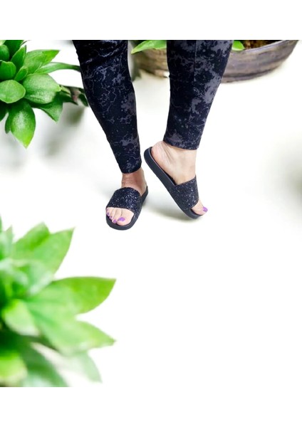 Yazlık Parlak Rahat Taban Ev ve Dışarı Terliği fiyatları