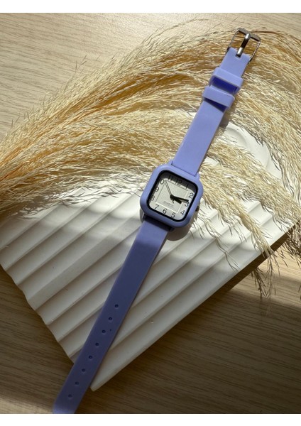 Retro Minimal Vintage Silikon Kordon Kadın Kol Saati Silikon Model fırsatları