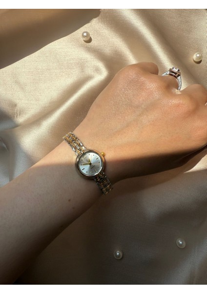 Retro Minimal Hasır Kordon Vintage Kadın Kol Saati Yuvarlak fırsatları