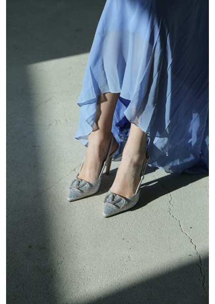 Vilda Gümüş Taş Detaylı Beyaz Topuklu Ayakkabı modelleri