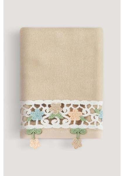 Bej Nakışlı Çeyiz Havlusu 30x50, şık ve kaliteli ev dekoru için ideal seçenek