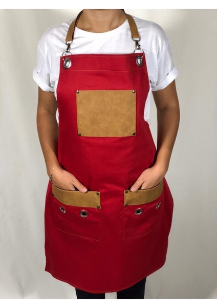 Deri detaylı askılı şef önlüğü, restoran ve bar şefleri için şık ve kullanışlı seçenek