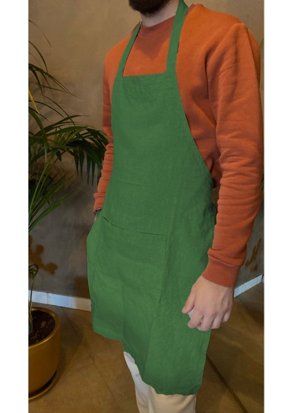 Zümrüt yeşili doğal keten önlük, şıklık ve doğallık ile tarzınıza renk katın