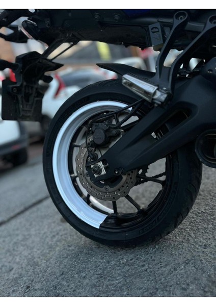 MT07-600RR-R1 Ön 120 Arka 180 Ebat Uyumlu Beyaz Yarım Jant Şeridi Sticker