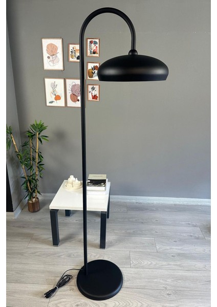 Siyah Lambader Modern Dekoratif Metal Oturma Odası Çalışma Odası Zemin Lambası