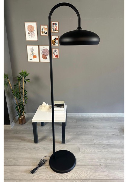 Siyah Lambader Modern Dekoratif Metal Oturma Odası Çalışma Odası Zemin Lambası modelleri