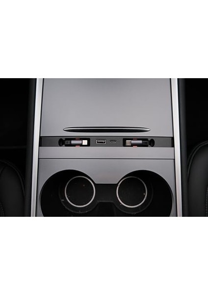 Tesla Model Y ile Uyumlu USB Type-C Şarj Çoklayıcı Adaptör