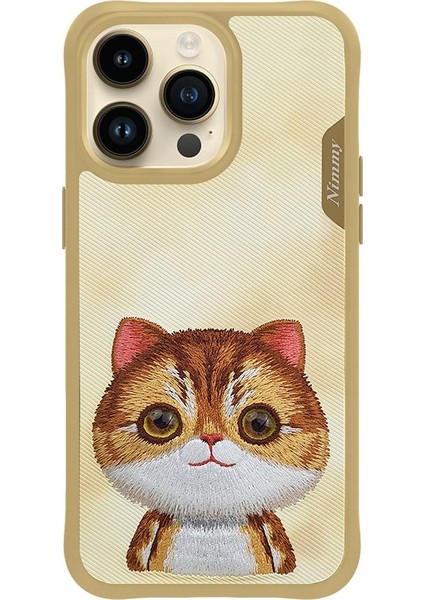 iPhone 15 Pro Uyumlu 3D Göz Golden Kedi Detaylı Gerçek Nakış İşlemeli Kabartmalı Big Eyes Kılıf
