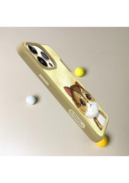 iPhone 15 Pro Uyumlu 3D Göz Golden Kedi Detaylı Gerçek Nakış İşlemeli Kabartmalı Big Eyes Kılıf indirimleri