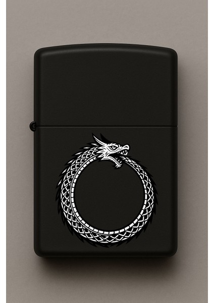 Yılan Jörmungandr Desenli Kişiye Özel Isimli Siyah Benzinli Metal Çakmak fiyatları