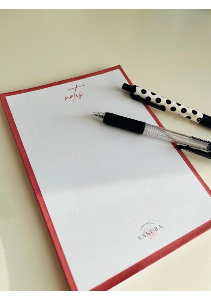 Kırmızı Çerçeveli Notepad