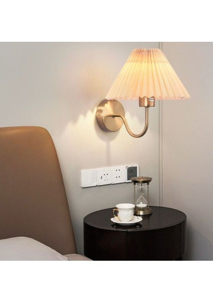 Modern kablosuz şık appliği, sarı ve gold detaylarıyla, metal materyal, E27 duy, bej renk