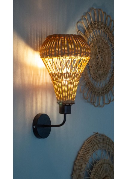 El Yapımı Lale Rattan Duvar Lambası | Doğal ve Otantik Aydınlatma