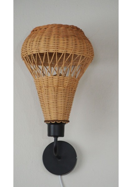 El Yapımı Lale Rattan Duvar Lambası | Doğal ve Otantik Aydınlatma