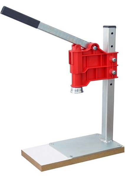 Metal soda kapağı kapatma makinesi ve 500 adet kapağı, kullanım kolaylığı sağlar