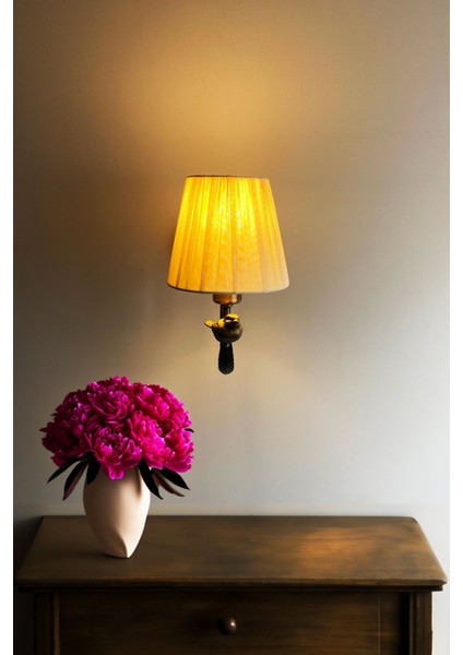 Şık kuş desenli antik tarz duvar aplikası, metal materyal, bej renk, E14 duy tipi