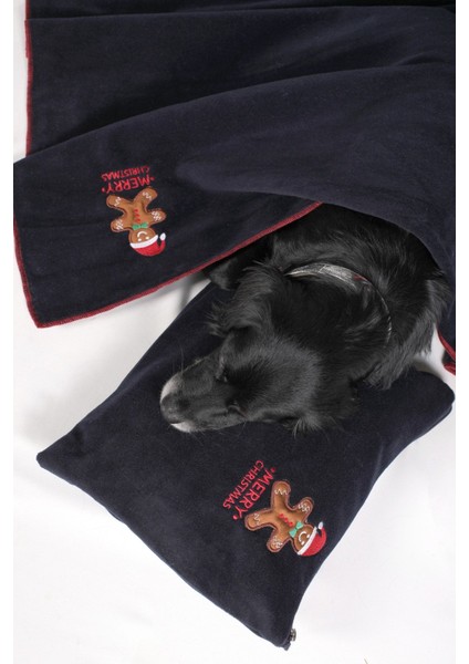 Lacivert polar battaniye ve yastık kılıfı, şık ve sıcak ev dekoru için ideal fiyatları