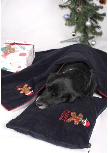 Lacivert polar battaniye ve yastık kılıfı, şık ve sıcak ev dekoru için ideal modelleri