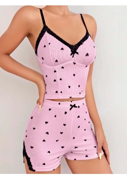 Pembe Kalp Desenli Dantel Detaylı Crop Şort Takım – %100 Polyester, Askılı Ev Giyim