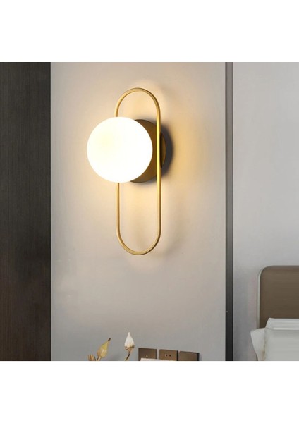 Şık Siyah-Beyaz Camlı Kapalı Aplik, evinize Zarafet ve Modernlik Katın