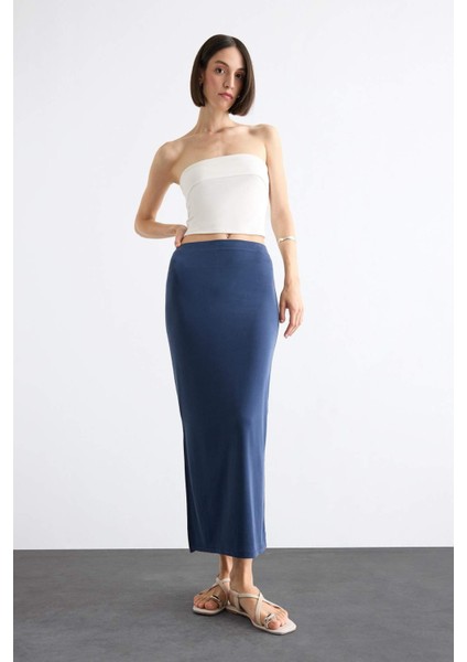 Slim Fit Dar Kesim Yırtmaçlı Midi Etek F8335AX25SM modelleri