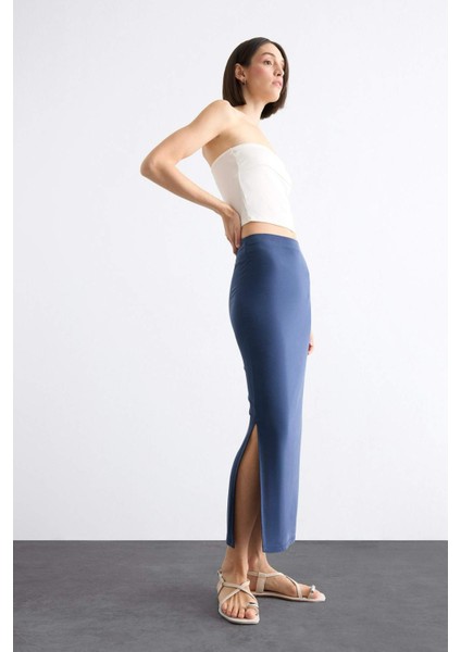 Slim Fit Dar Kesim Yırtmaçlı Midi Etek F8335AX25SM indirimleri