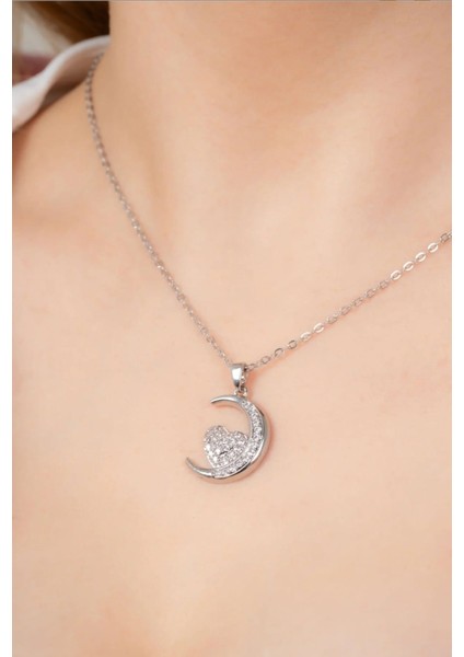 Çelik Silver Ay Içinde Kalpli Kolye