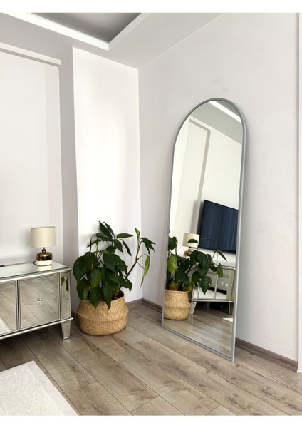 Gri Metal Çerçeveli Oval Ayaklı Büyük Boy Ayna 180x70 Cm fırsatları