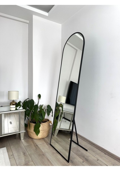 Siyah Metal Çerçeveli Oval Boy Aynası 180x50 cm, Şık ve Zarif Tasarım fiyatları